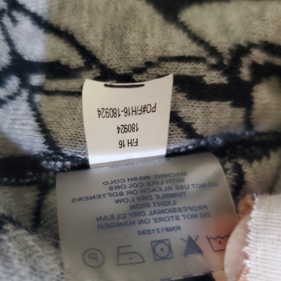 Wool mix black and white short VA reversible skirt No size, probably size Large - Picture 12 of 13